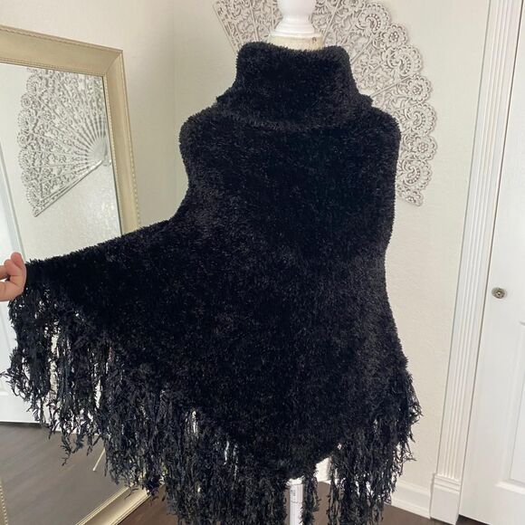 Whimsygoth Black Thick Soft Raw Fringe Asymmetric Poncho Shawl Shrug Sweater OS - Picture 2 of 8